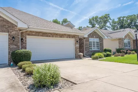 10787 Knickerbocker Ct, Saint John, IN 46373 photo 3