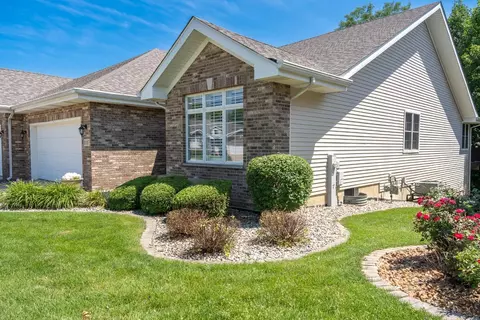 10787 Knickerbocker Ct, Saint John, IN 46373 photo 2