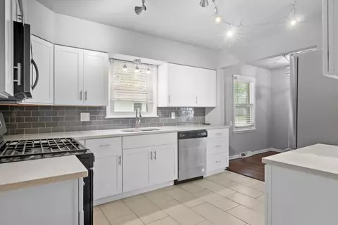 1029 N Dwiggins St, Griffith, IN 46319 photo 4
