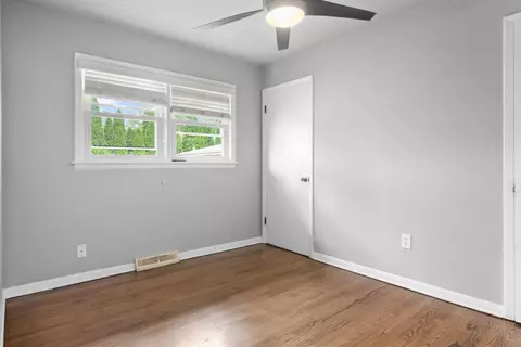 1029 N Dwiggins St, Griffith, IN 46319 photo 15