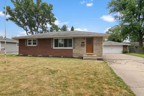 1029 N Dwiggins St, Griffith, IN 46319 photo 2