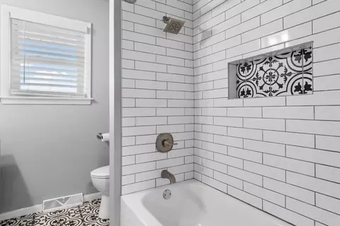 1029 N Dwiggins St, Griffith, IN 46319 photo 6