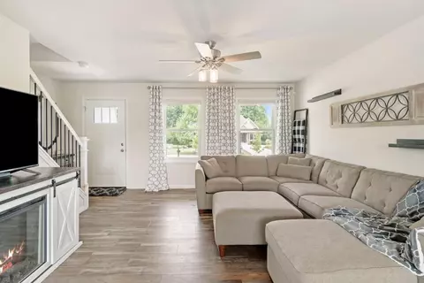 294 Holst Ln, Valparaiso, IN 46385 photo 8