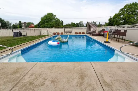 9342 Larch Dr, Munster, IN 46321 photo 21