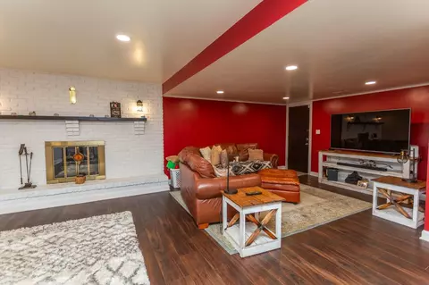 9342 Larch Dr, Munster, IN 46321 photo 6