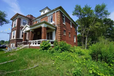529 Jackson St, Gary, IN 46402 photo 4