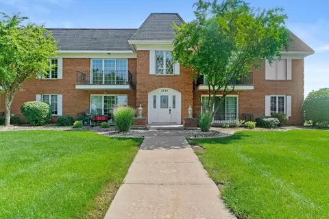 1724 Camellia Dr #E2, Munster, IN 46321 photo 1
