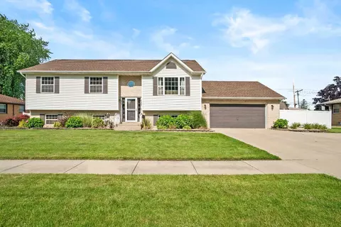 810 N Cline Ave, Griffith, IN 46319 photo 1