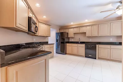 945 Cornwallis Ln, Munster, IN 46321 photo 4