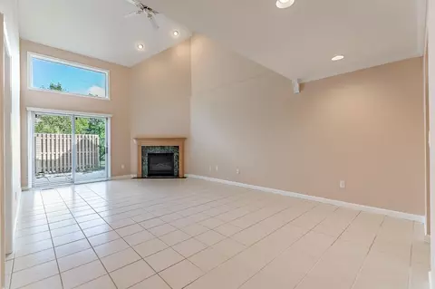 945 Cornwallis Ln, Munster, IN 46321 photo 2