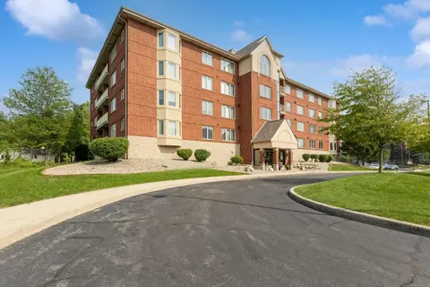 8421 Manor Ave #403, Munster, IN 46321 photo 1
