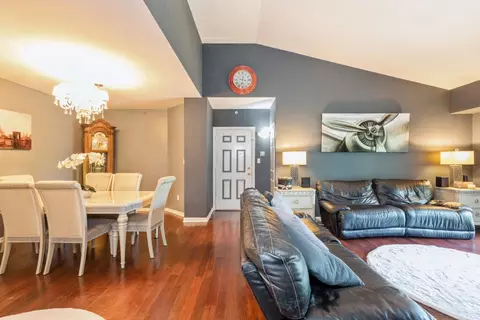 8421 Manor Ave #403, Munster, IN 46321 photo 2