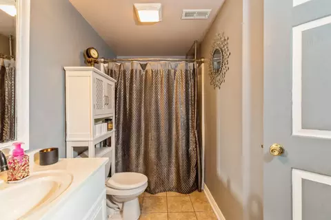 8421 Manor Ave #403, Munster, IN 46321 photo 9