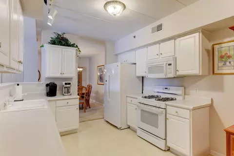8421 Manor Ave #304, Munster, IN 46321 photo 10