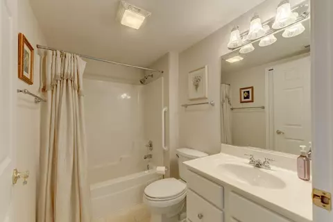 8421 Manor Ave #304, Munster, IN 46321 photo 17