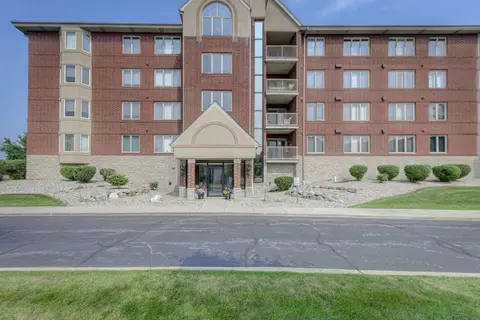 8421 Manor Ave #304, Munster, IN 46321 photo 1