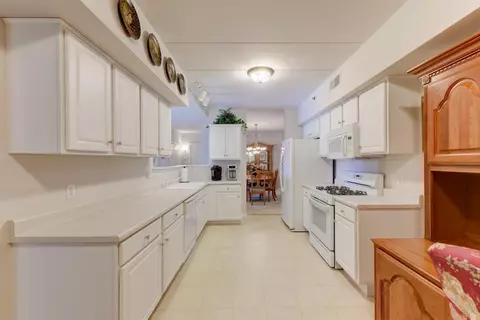 8421 Manor Ave #304, Munster, IN 46321 photo 9