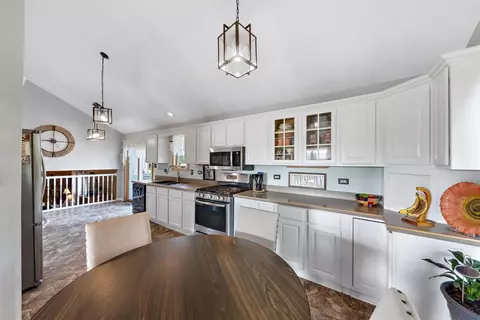 8426 Christopher Dr, Saint John, IN 46373 photo 8
