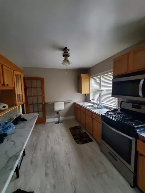768 Durbin St, Gary, IN 46406 photo 2