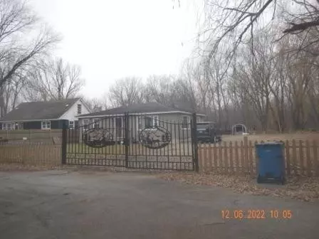 2306 Sherman St, Gary, IN 46406 photo 2