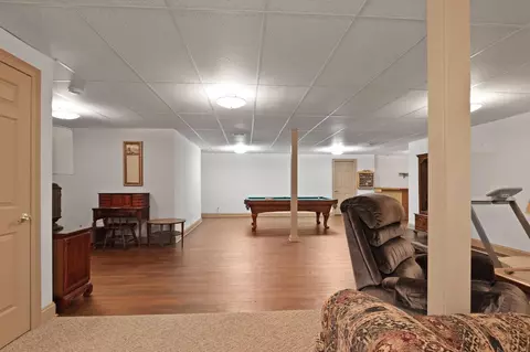 8355 Castle Dr, Munster, IN 46321 photo 30