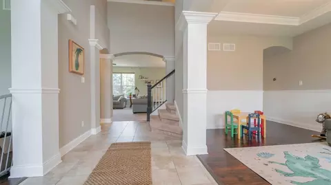 2352 Naples Dr, Valparaiso, IN 46385 photo 8