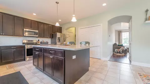 2352 Naples Dr, Valparaiso, IN 46385 photo 16