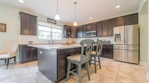 2352 Naples Dr, Valparaiso, IN 46385 photo 15