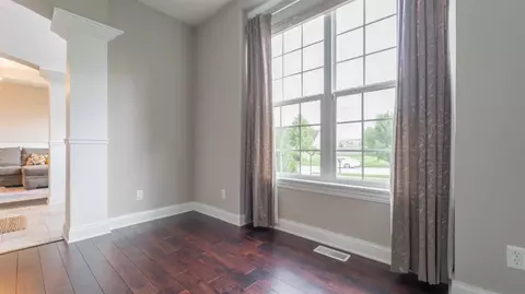 2352 Naples Dr, Valparaiso, IN 46385 photo 12