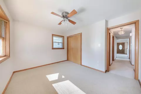 Undisclosed, Munster, IN 46321 photo 17