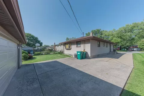 Undisclosed, Munster, IN 46321 photo 21
