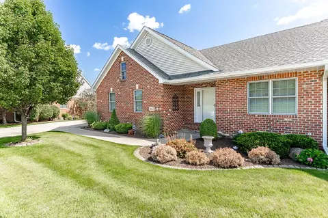 962 Ryan Ct, Crown Point, IN 46307 photo 1