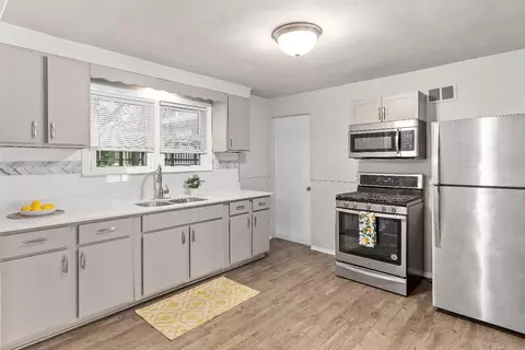 2212 Elm St, Griffith, IN 46319 photo 4