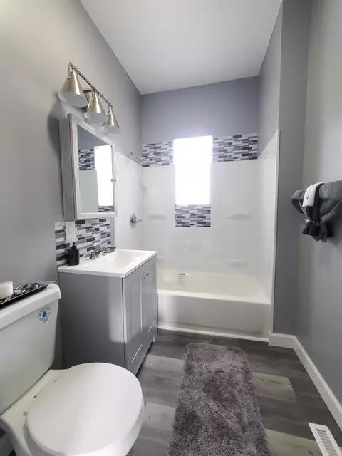 876 E 36th Pl, Gary, IN 46409 photo 9
