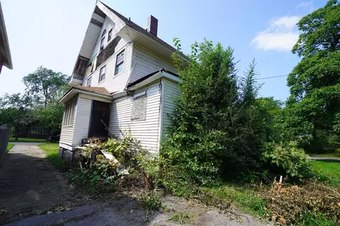 701 Van Buren St, Gary, IN 46402 photo 4