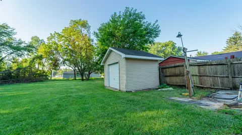 1111 E 40th Pl, Griffith, IN 46319 photo 27