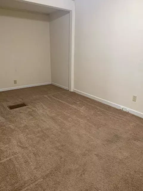 230 N Jay St, Griffith, IN 46319 photo 6
