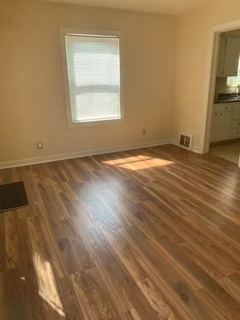230 N Jay St, Griffith, IN 46319 photo 3