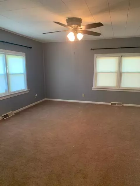 230 N Jay St, Griffith, IN 46319 photo 4