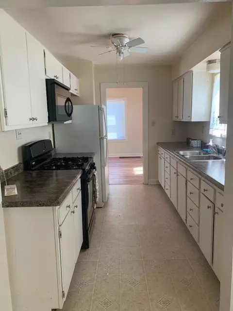 230 N Jay St, Griffith, IN 46319 photo 2