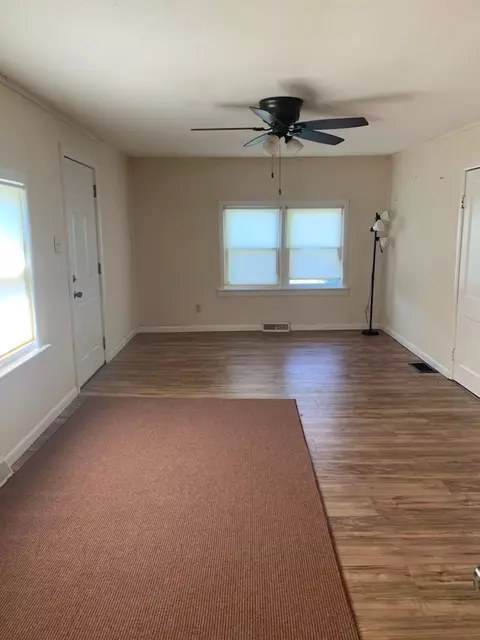 230 N Jay St, Griffith, IN 46319 photo 5