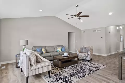 14012 Blue Sky Ct, Saint John, IN 46373 photo 4