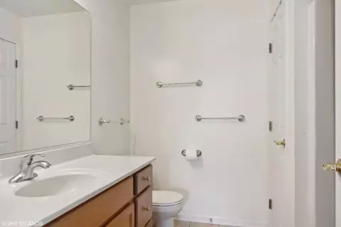 9833 Wildwood Cir #2D, Munster, IN 46321 photo 10