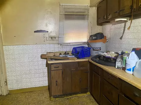 2609 Madison St, Gary, IN 46407 photo 8