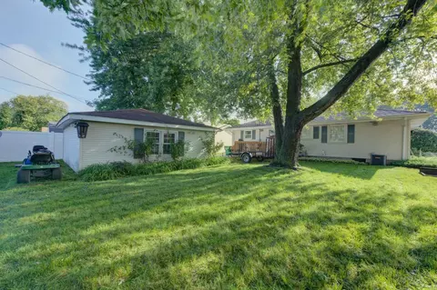 8016 Monaldi Dr, Munster, IN 46321 photo 5