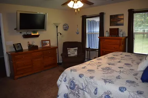 408 S Jefferson St, Hebron, IN 46341 photo 17