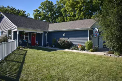 408 S Jefferson St, Hebron, IN 46341 photo 2