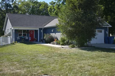 408 S Jefferson St, Hebron, IN 46341 photo 1