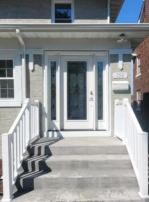758 Hayes St, Gary, IN 46404 photo 4