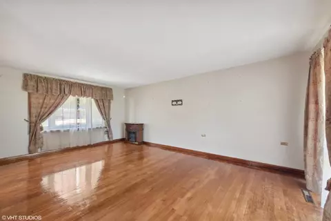6555 Birch Pl, Gary, IN 46403 photo 5
